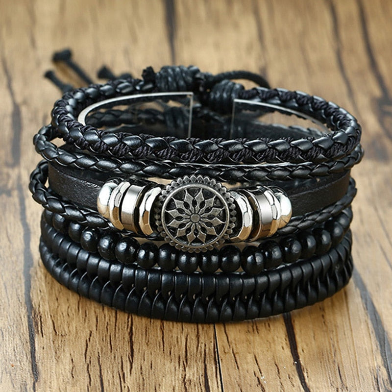 Armband Set, bestehend aus 4 verschiedenen Designs.