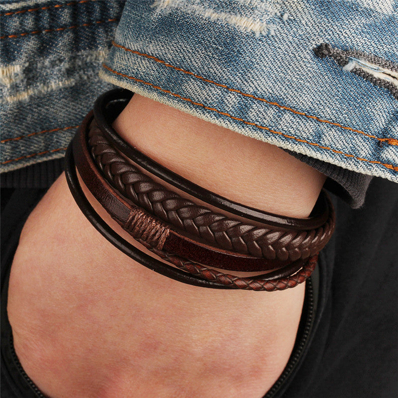 Armband aus Leder in vielen verschiedenen Designs.