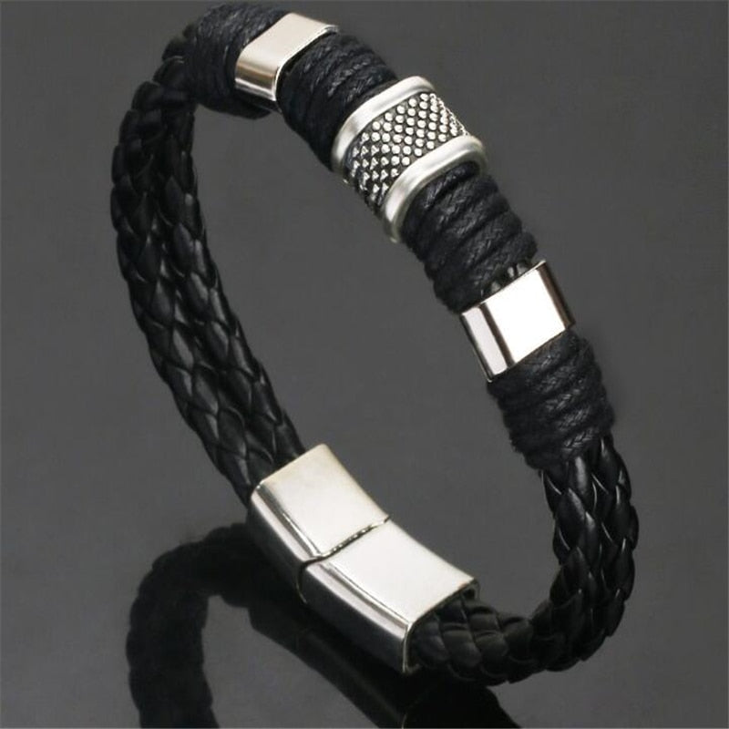 Armband aus Leder in vielen verschiedenen Designs.