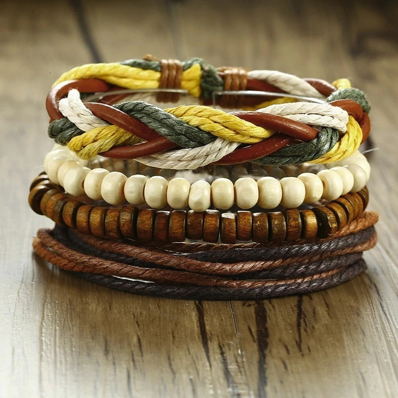 Armband Set, bestehend aus 4 verschiedenen Designs.