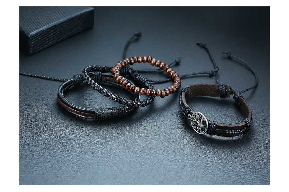 Armband Set, bestehend aus 4 verschiedenen Designs.